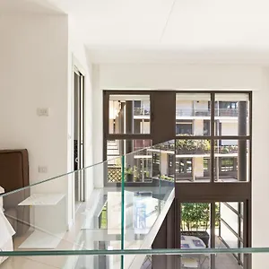 Elegant Loft With Balcony! Appartamento